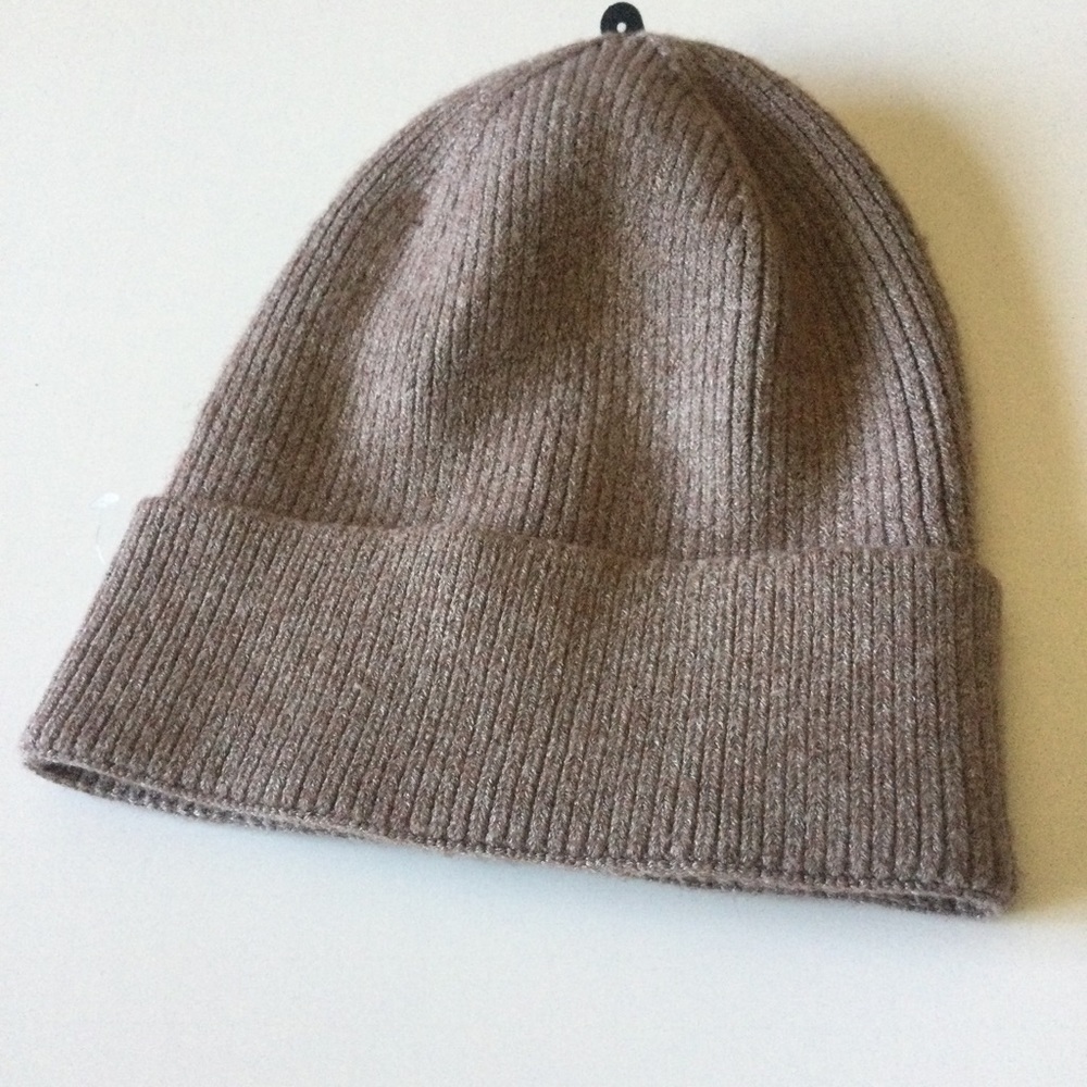 STEWART OF SCOTLAND MENS WOOL AND ACRYLIC RIB KNIT BEANIE TAUPE BEIGE OS NWOT